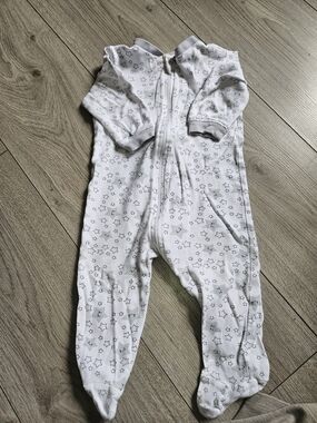 Pajamas George White Footed One-Piece Pajama with Gray Star Print